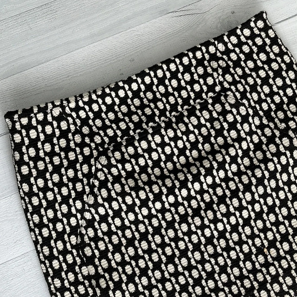 Diane Von Furstenberg Black & White Wool Mini Skirt Size 6/M - Picture 3 of 6